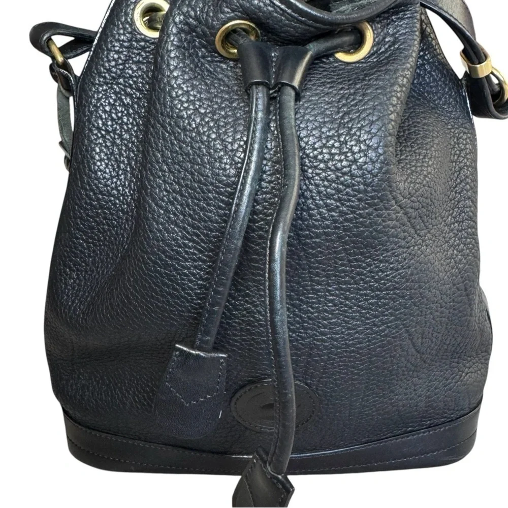 Dooney & Bourke Vintage 90’s Black Bucket bag purse